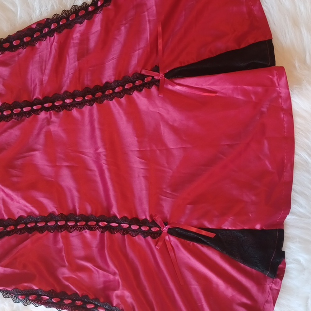 Elegant Pink and Black Lace Dress - Picture 8 of 15